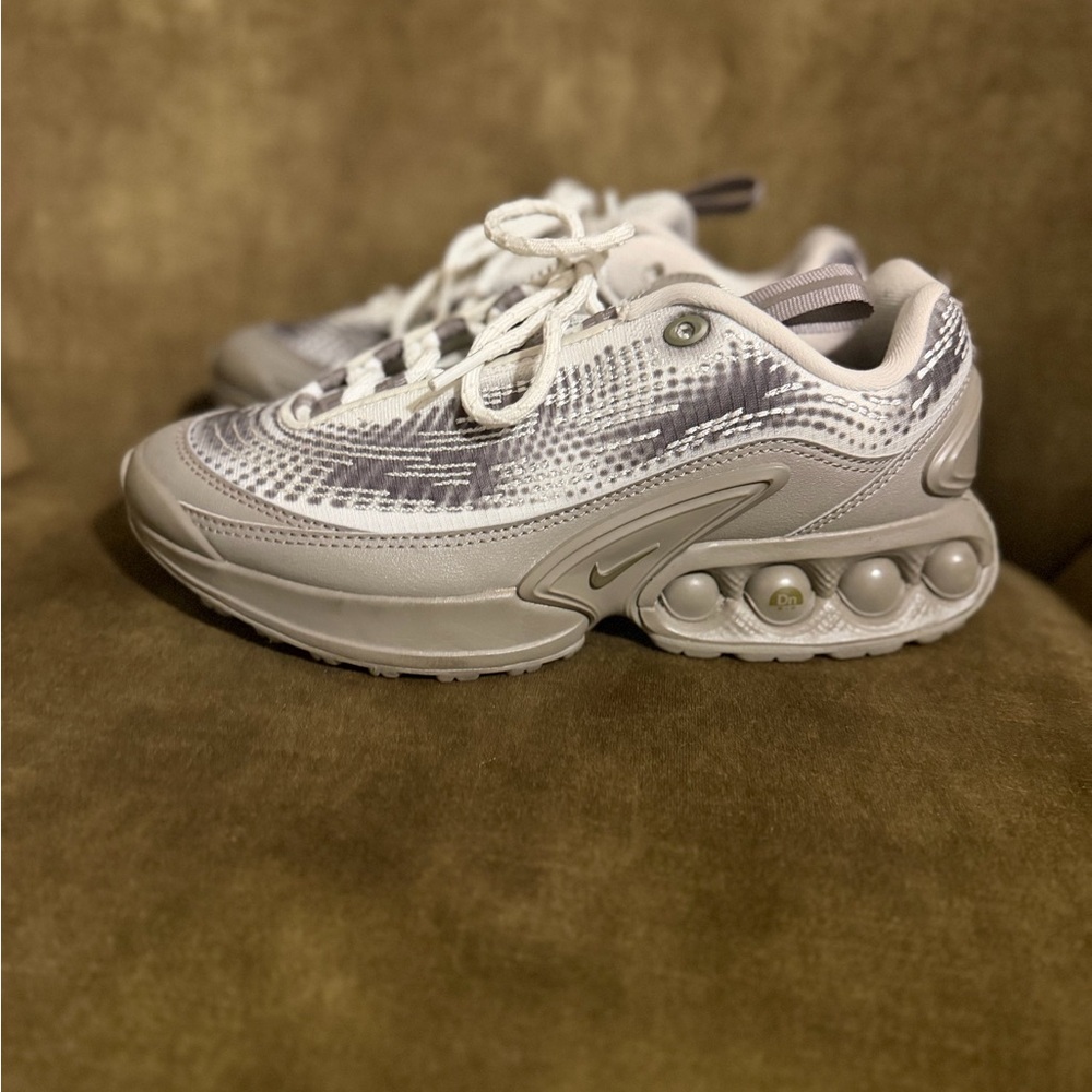 Nike Air Max DN SP Sneakers Cream Beige Men Size 5 Women Size 6.5